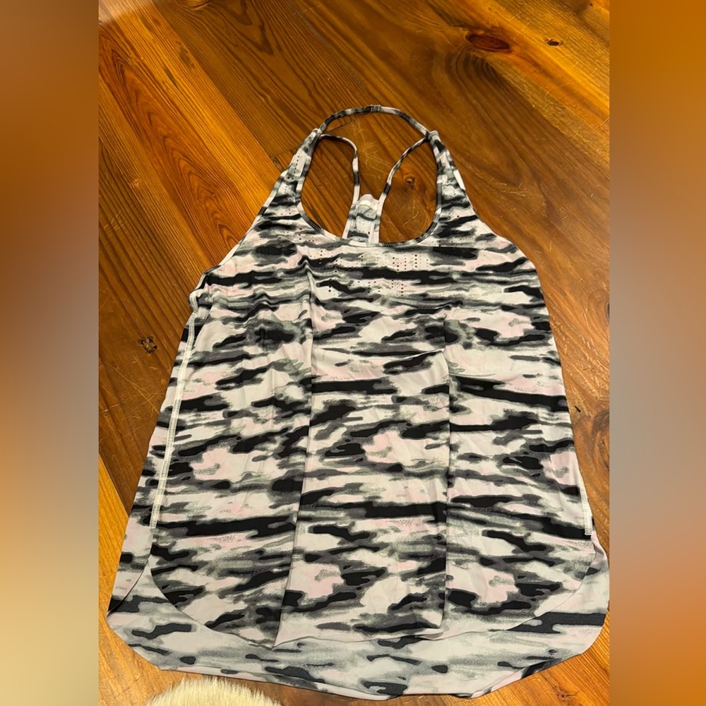Lululemon camo tank